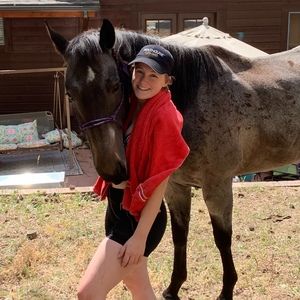 Meet your Posher, Hannah